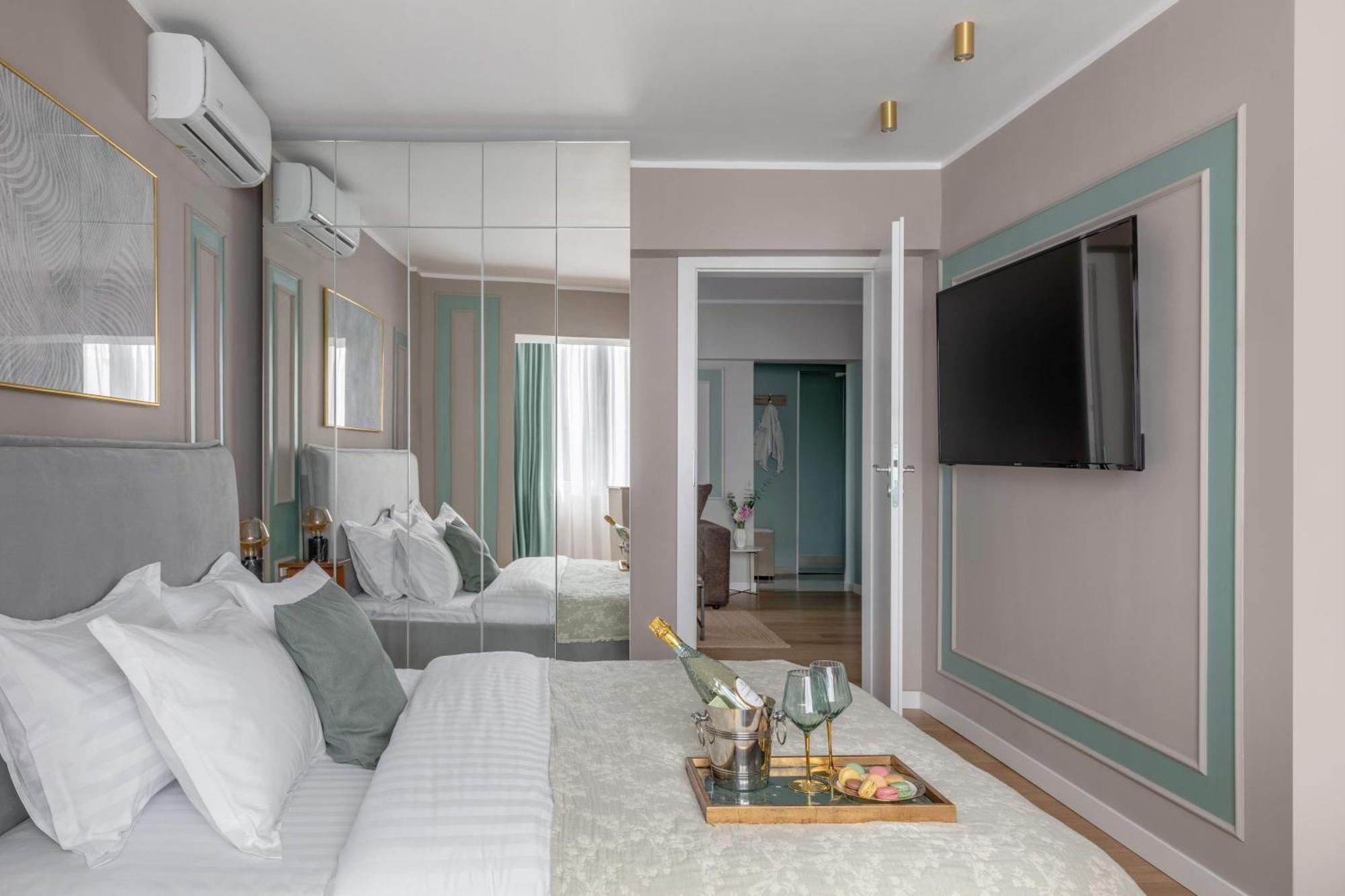 Holt - Sublime Minty Green 1Br On The Park บูคาเรสต์ ภายนอก รูปภาพ